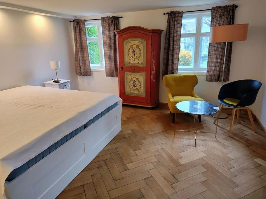Ferienwohnung Resl - Geschmackvoll Renoviert & Zentral Im Historischen Schindelhaus Оберштауфен Екстер'єр фото