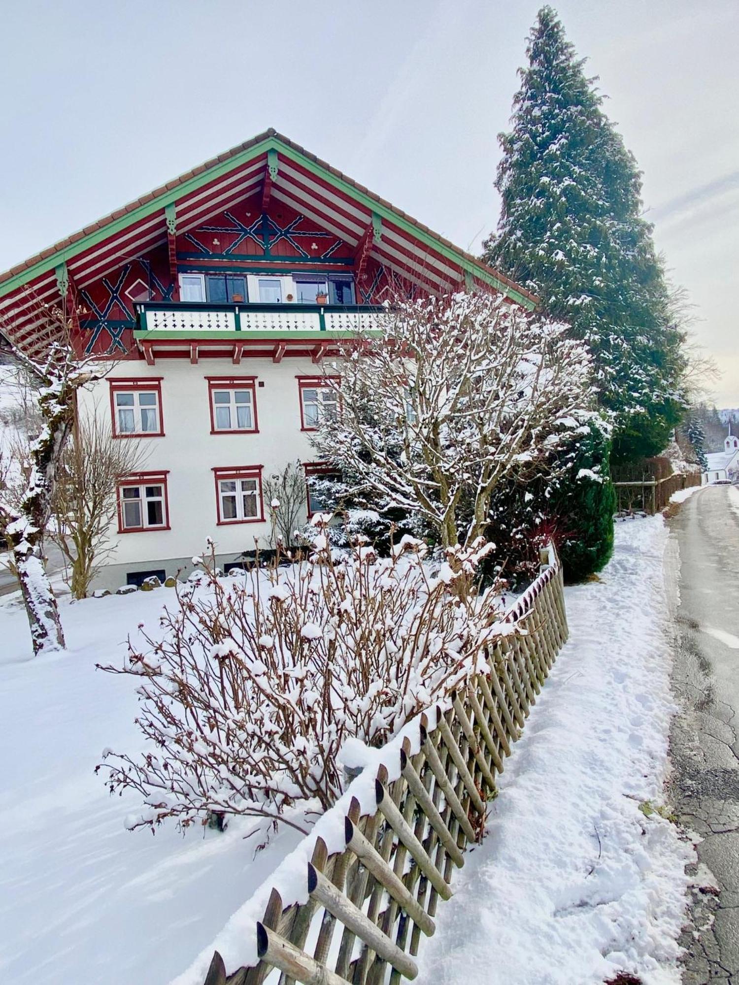 Ferienwohnung Resl - Geschmackvoll Renoviert & Zentral Im Historischen Schindelhaus Оберштауфен Екстер'єр фото